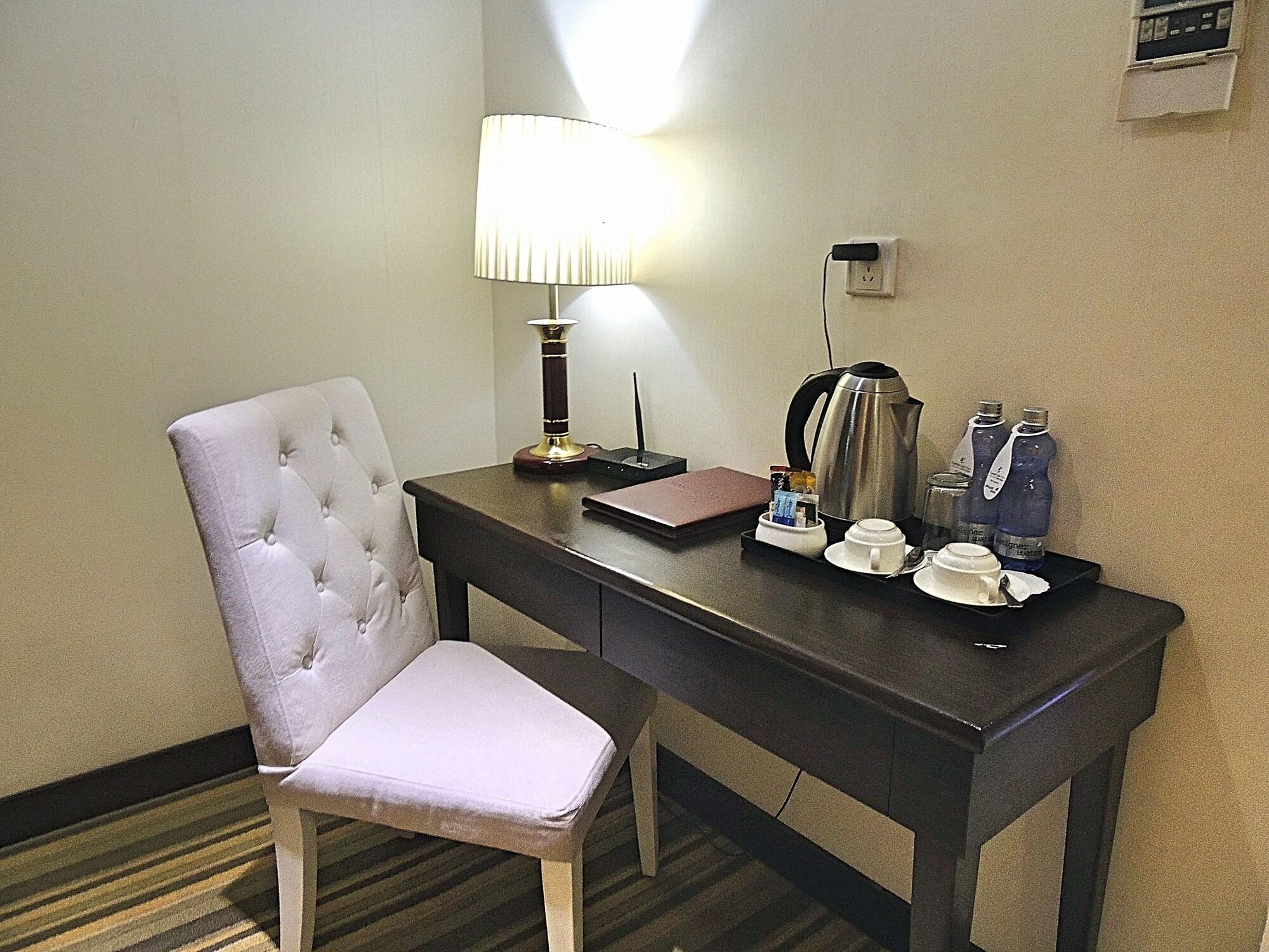 Esperado Lake View Hotel Yangon Ngoại thất bức ảnh