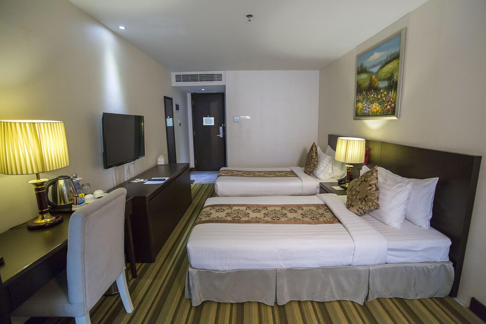 Esperado Lake View Hotel Yangon Ngoại thất bức ảnh