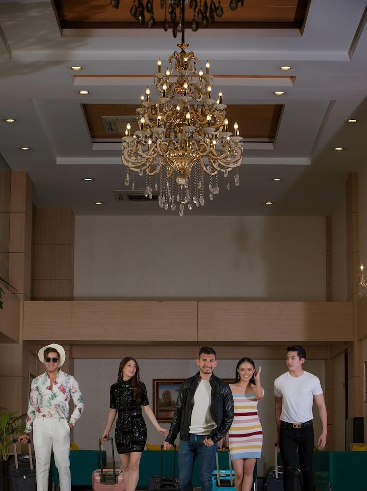 Esperado Lake View Hotel Yangon Ngoại thất bức ảnh