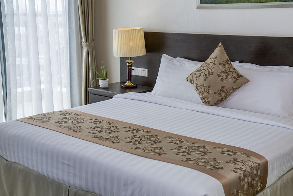 Esperado Lake View Hotel Yangon Ngoại thất bức ảnh