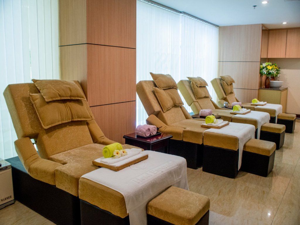 Esperado Lake View Hotel Yangon Ngoại thất bức ảnh