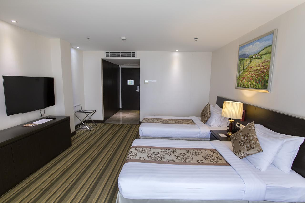 Esperado Lake View Hotel Yangon Ngoại thất bức ảnh