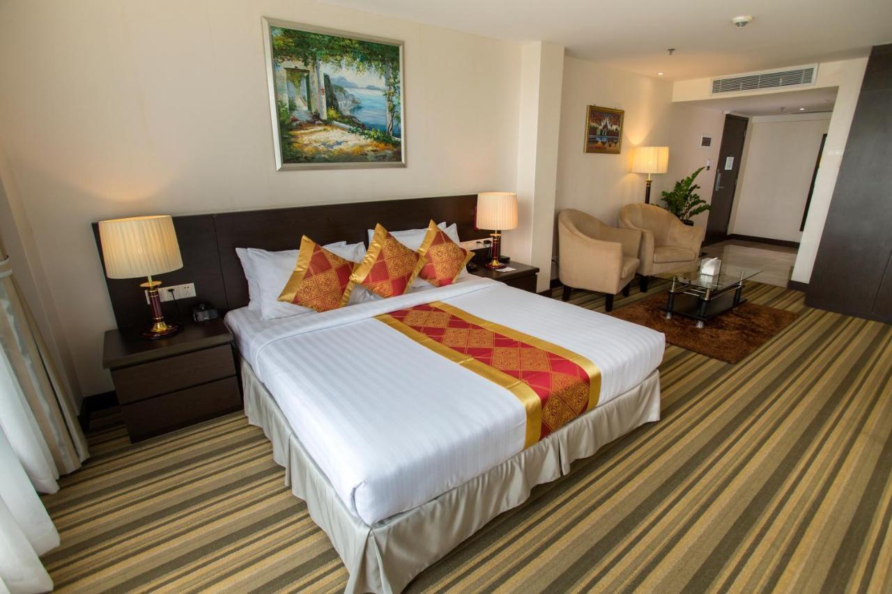 Esperado Lake View Hotel Yangon Ngoại thất bức ảnh
