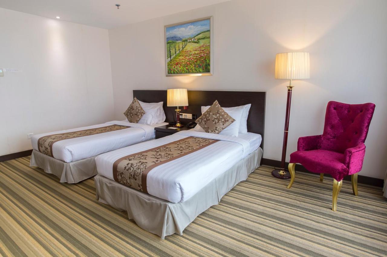 Esperado Lake View Hotel Yangon Ngoại thất bức ảnh