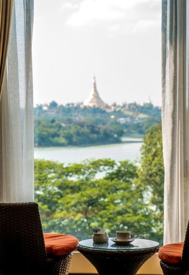 Esperado Lake View Hotel Yangon Ngoại thất bức ảnh