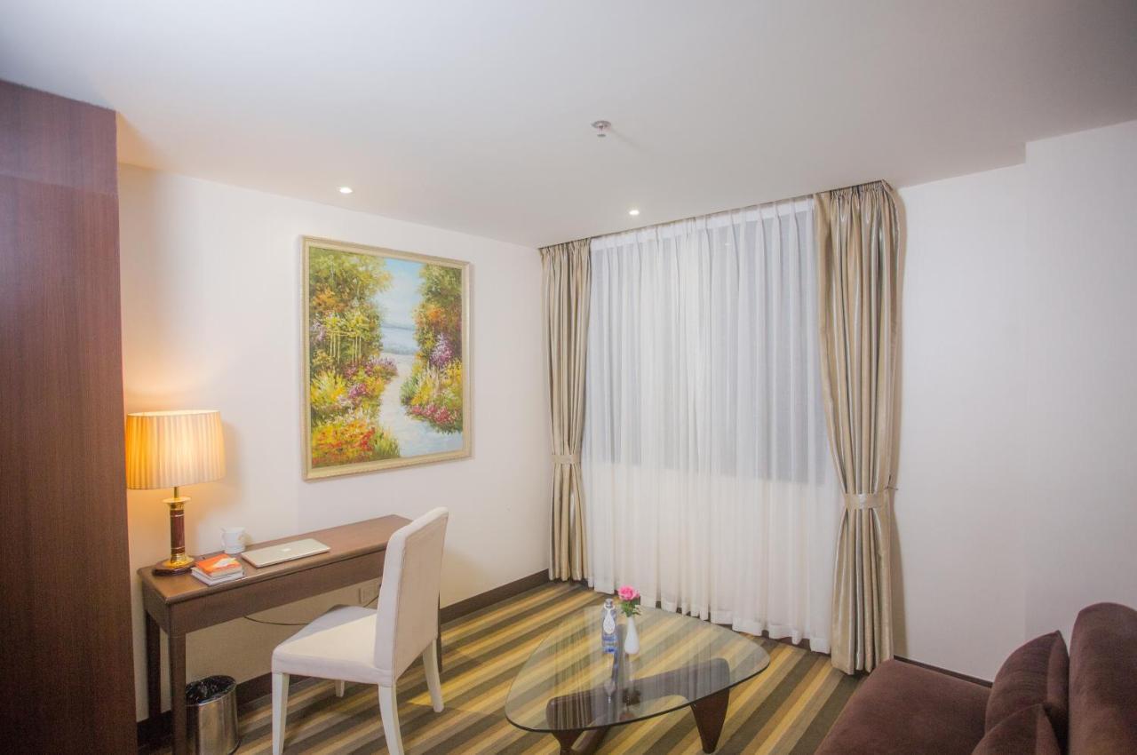 Esperado Lake View Hotel Yangon Ngoại thất bức ảnh